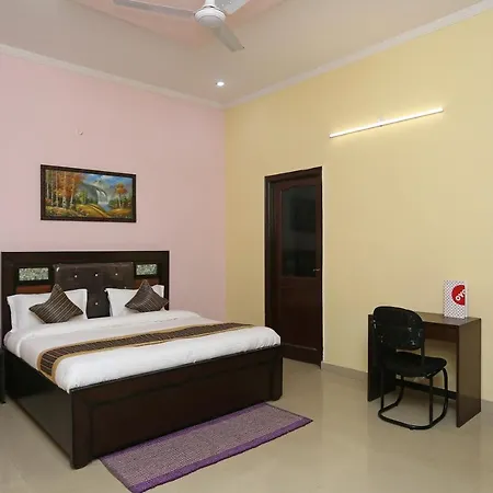 Hotel Oyo 14791 Homeystay Comfort Faridabad