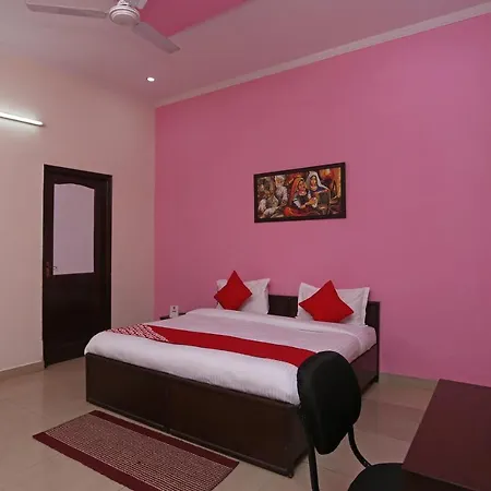 Oyo 14791 Homeystay Comfort 3*