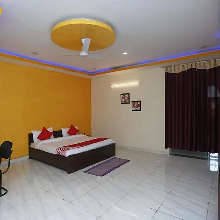 Oyo 14791 Homeystay Comfort 3*