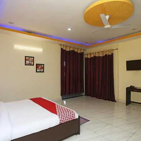 Oyo 14791 Homeystay Comfort 3* Faridabad