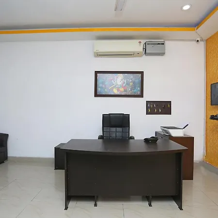 Hotel Oyo 14791 Homeystay Comfort 3*