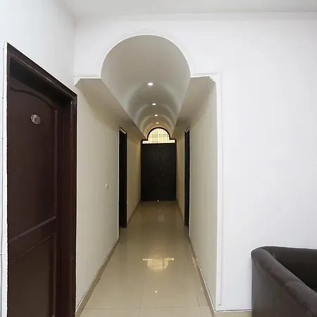 Oyo 14791 Homeystay Comfort Hotel